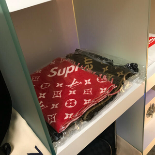 ルイヴィトン(LOUIS VUITTON)のLOUIS VUITTON  Supreme MP1890 Scarf(バンダナ/スカーフ)