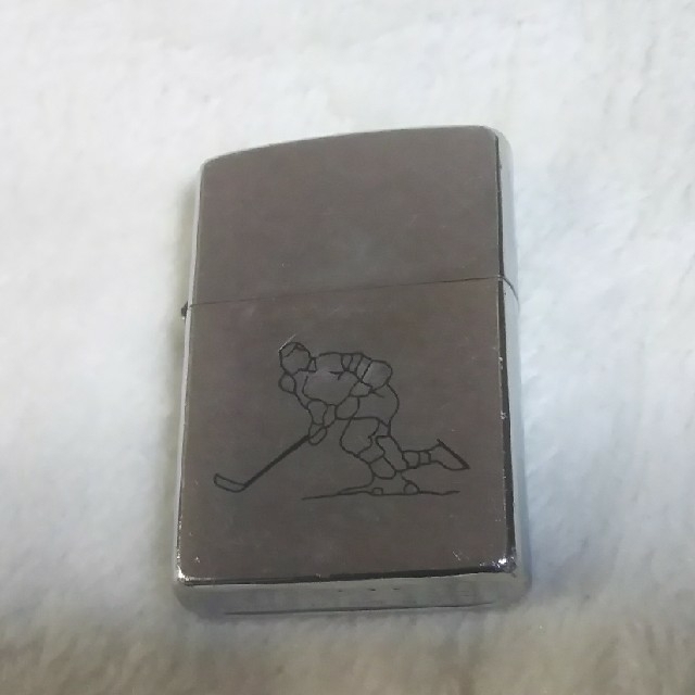 ZIPPO(ジッポー)のジッポライター(ホッケー) メンズのファッション小物(タバコグッズ)の商品写真