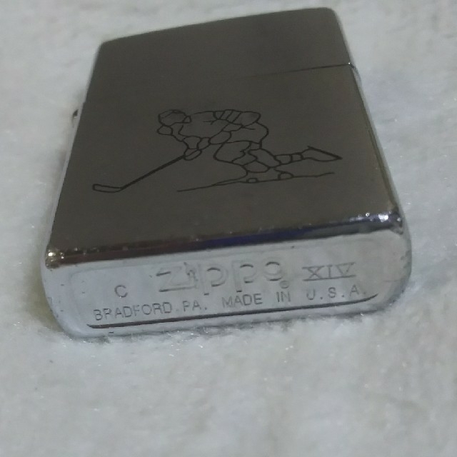 ZIPPO(ジッポー)のジッポライター(ホッケー) メンズのファッション小物(タバコグッズ)の商品写真