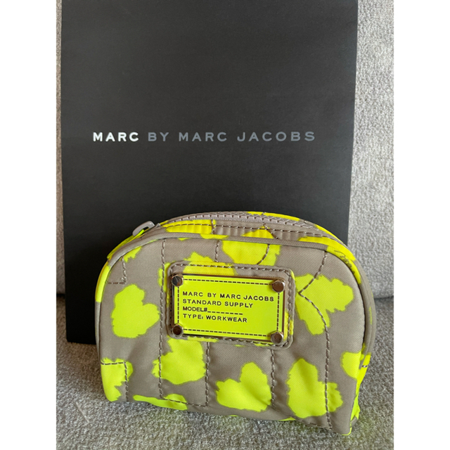 MARC BY MARC JACOBS(マークバイマークジェイコブス)のMARC BY MARC JACOBS ポーチ マークジェイコブス レディースのファッション小物(ポーチ)の商品写真