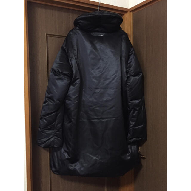Maison Martin Margiela(マルタンマルジェラ)の黒42新品 メゾン マルジェラ MM6 オーバーサイズ ダウンコート ジャケット レディースのジャケット/アウター(ダウンコート)の商品写真
