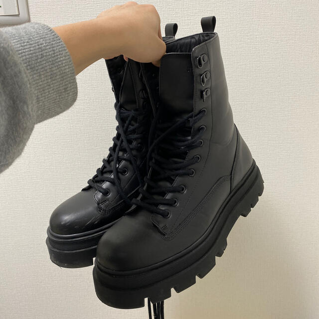 ベルシュカ Bershka レースアップブーツ 厚底 42(26.5〜27) | フリマアプリ ラクマ