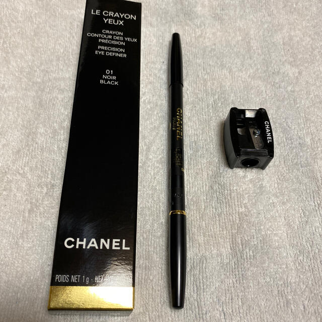 CHANEL(シャネル)のCHANEL アイライナーペンシル 未使用 コスメ/美容のベースメイク/化粧品(アイライナー)の商品写真