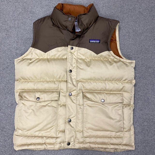 patagonia(パタゴニア)のPatagoniaダウンベストUSEDパタゴニアMサイズ メンズのジャケット/アウター(ダウンベスト)の商品写真