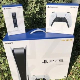 プレイステーション4(PlayStation4)のPlayStation5 新品未使用　本体のみです。付属は有りません(家庭用ゲーム機本体)