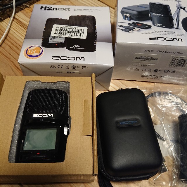 ZOOM H2n ハンディレコーダーアクセサリーキット付属