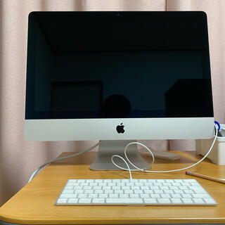 マック(Mac (Apple))のiMac 21.5(デスクトップ型PC)