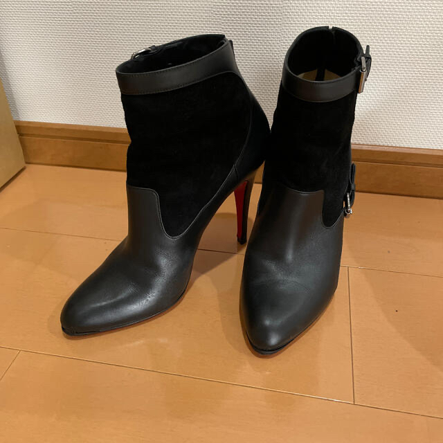 Christian Louboutin(クリスチャンルブタン)のやよい様専用 レディースの靴/シューズ(ブーツ)の商品写真