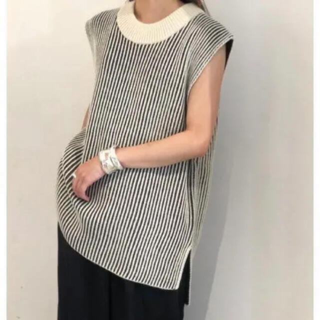 TODAYFUL(トゥデイフル)のtodayful　トゥデイフル  Tuck Stripe Vest レディースのトップス(ベスト/ジレ)の商品写真