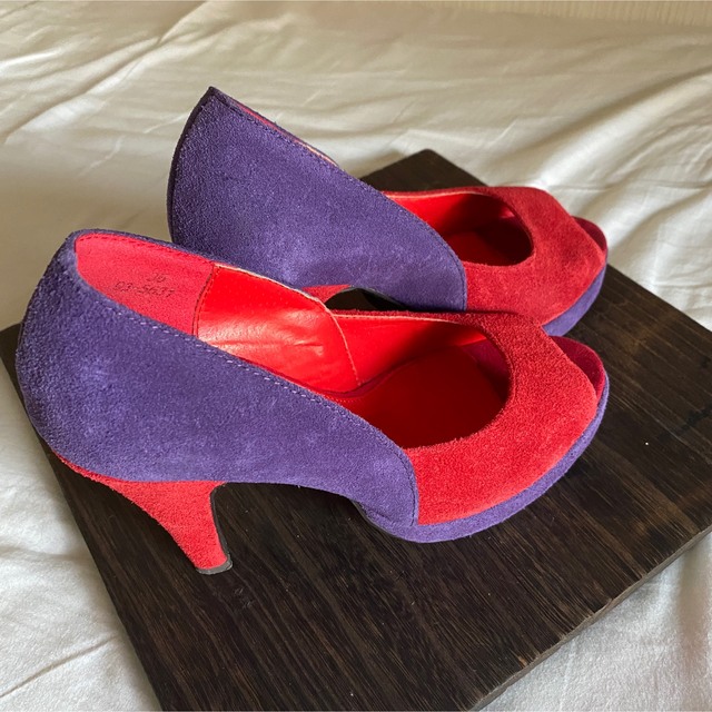 DIANA(ダイアナ)の赤 × パープル パンプス レディースの靴/シューズ(ハイヒール/パンプス)の商品写真