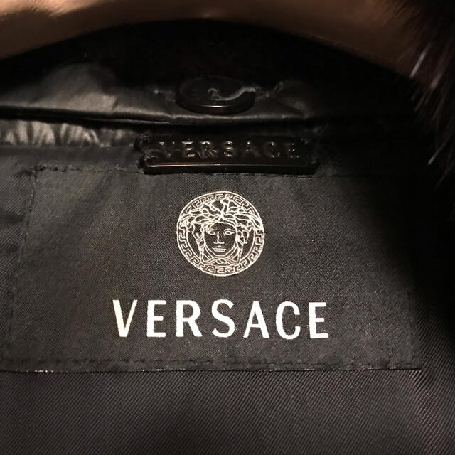 Gianni Versace(ジャンニヴェルサーチ)のVERSACE 52 ダウンジャケット　イタリア製 メンズのジャケット/アウター(ダウンジャケット)の商品写真