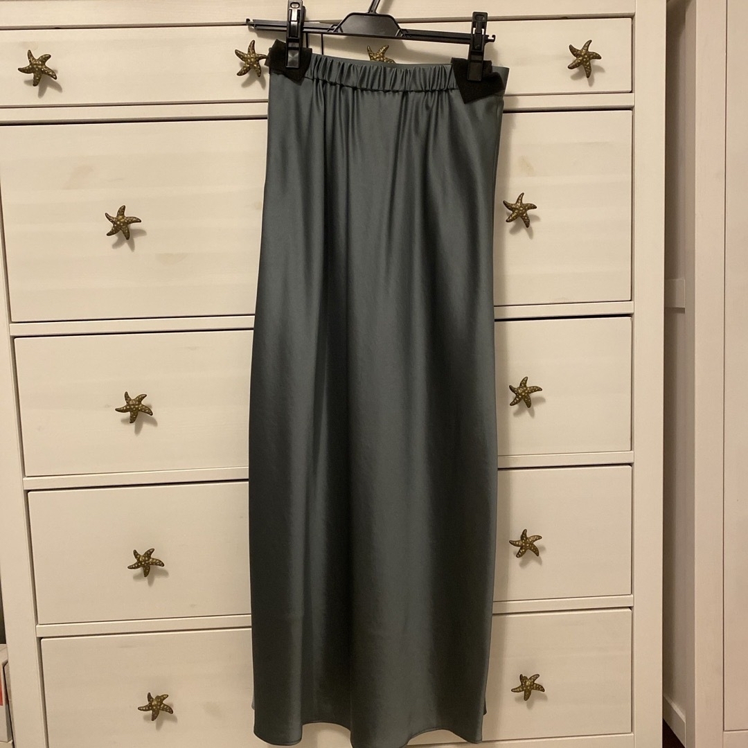 UNITED ARROWS(ユナイテッドアローズ)のUA サテンマキシスカート レディースのスカート(ロングスカート)の商品写真