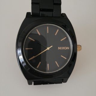 ニクソン(NIXON)の専用！！NIXON　ブラックゴールド腕時計(腕時計)