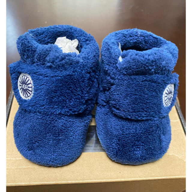 UGG(アグ)の【新品未使用】UGG ベビー　XS（0〜6m） キッズ/ベビー/マタニティのベビー靴/シューズ(~14cm)(ブーツ)の商品写真