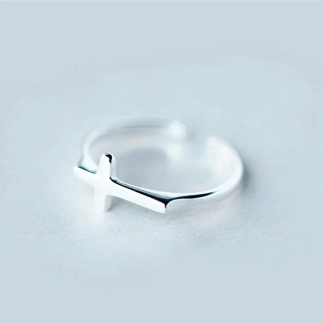 シルバーリング　silver925 フリーサイズ　新品　クロス レディースのアクセサリー(リング(指輪))の商品写真