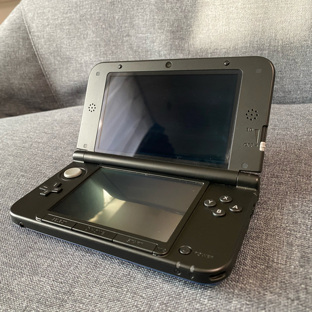 ニンテンドー3DS(ニンテンドー3DS)のニンテンドー　3DS LL  モンハン付属パーツ付き エンタメ/ホビーのゲームソフト/ゲーム機本体(携帯用ゲーム機本体)の商品写真