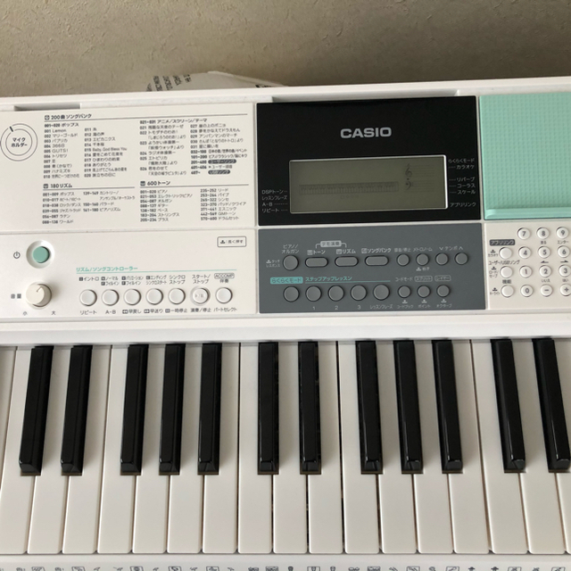 CASIO(カシオ)のCASIO（カシオ）61鍵盤　電子キーボード　LK-512 楽器の鍵盤楽器(キーボード/シンセサイザー)の商品写真