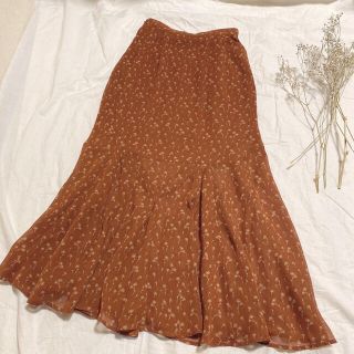 マウジー(moussy)のマウジー《花柄マーメイドシフォンスカート》オレンジブラウン　年中使える(ロングスカート)