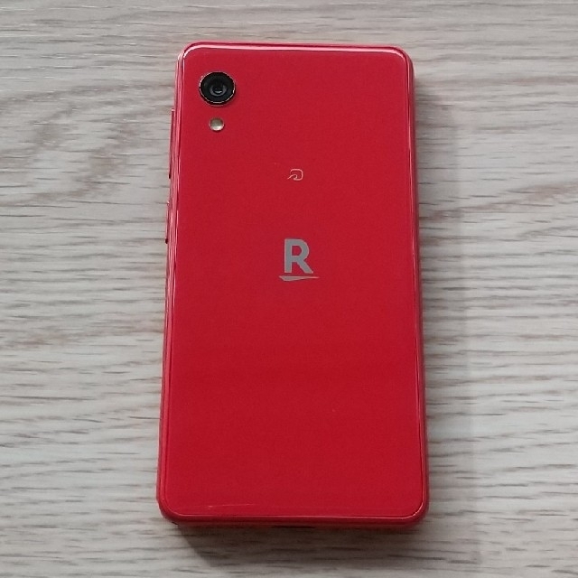 Rakuten(ラクテン)のRakuten mini クリムゾンレッド スマホ/家電/カメラのスマートフォン/携帯電話(スマートフォン本体)の商品写真