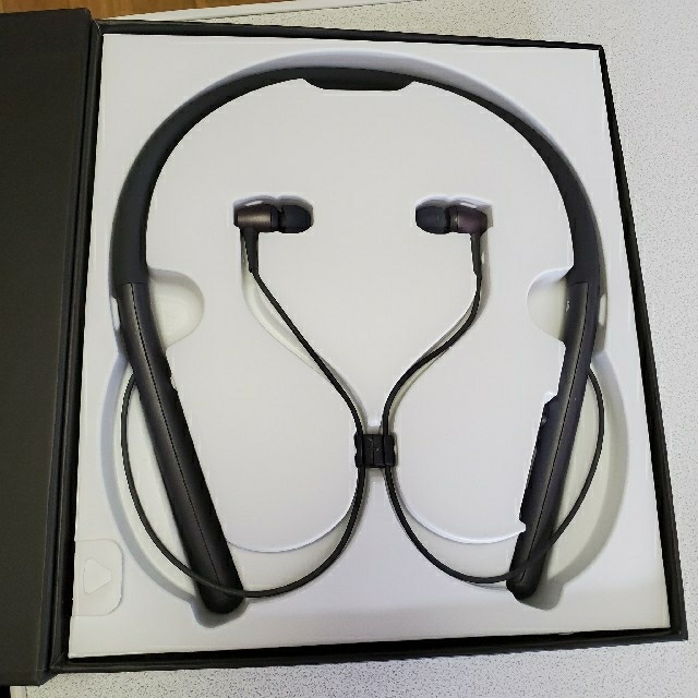 SONY(ソニー)のsony Bluetooth WI-H700(h.ear) スマホ/家電/カメラのオーディオ機器(ヘッドフォン/イヤフォン)の商品写真
