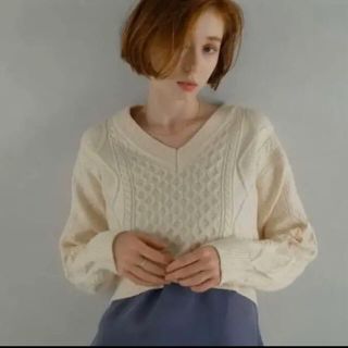 ザラ(ZARA)のバッグリボン　ニット　白(ニット/セーター)