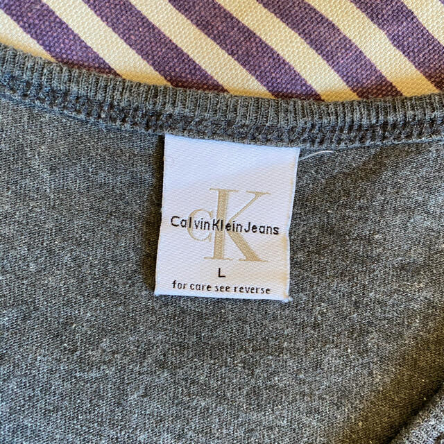 ck Calvin Klein(シーケーカルバンクライン)のカルバン・クライン　Tシャツ レディースのトップス(Tシャツ(半袖/袖なし))の商品写真