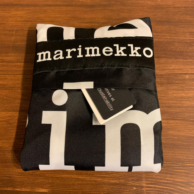 marimekko(マリメッコ)のマリメッコ　marimekko エコバッグ　マリロゴ　新型　新品未使用 レディースのバッグ(エコバッグ)の商品写真