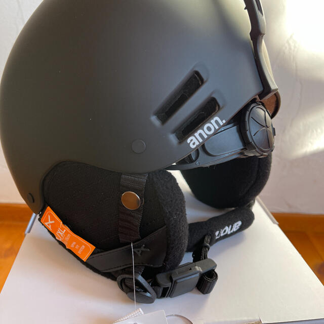BURTON(バートン)のAnon ヘルメット　キッズ スポーツ/アウトドアのスノーボード(アクセサリー)の商品写真