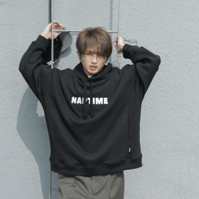 AAA(トリプルエー)のNissy Naptime 西島隆弘　パーカー エンタメ/ホビーのタレントグッズ(ミュージシャン)の商品写真