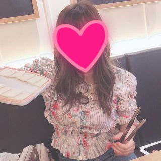 エイチアンドエム(H&M)のH&M フリルトップス👗(シャツ/ブラウス(長袖/七分))