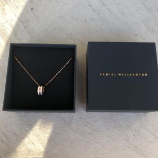 ダニエルウェリントン(Daniel Wellington)の新品　ダニエルウェリントン　ペンダント　ローズゴールド(ネックレス)