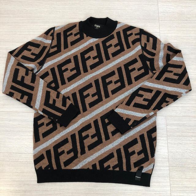 値下げ　FENDI ニット