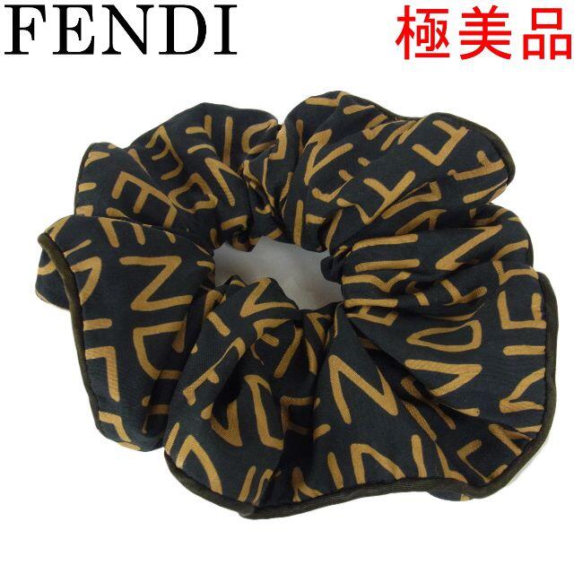 FENDI(フェンディ)のフェンディ 極美品 ロゴ シュシュ ヘアバンド ヘアゴム ヘア アクセサリー レディースのヘアアクセサリー(ヘアゴム/シュシュ)の商品写真