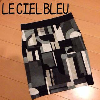 ルシェルブルー(LE CIEL BLEU)のルシェルブルー🌸幾何学柄スカート(ミニスカート)