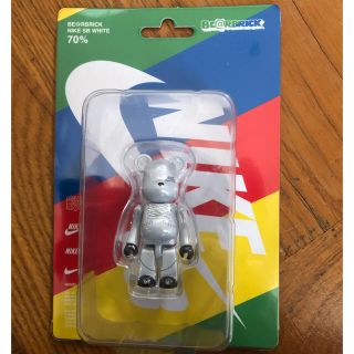 メディコムトイ(MEDICOM TOY)のBE@RBRICK NIKE SB 2020 WHITE 70%(その他)