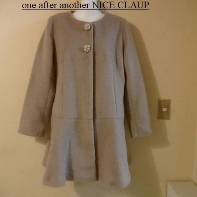 one after another NICE CLAUP(ワンアフターアナザーナイスクラップ)のNICE CLAUPナイスクラップ♡ビジューボタン柔らかコート レディースのジャケット/アウター(ロングコート)の商品写真