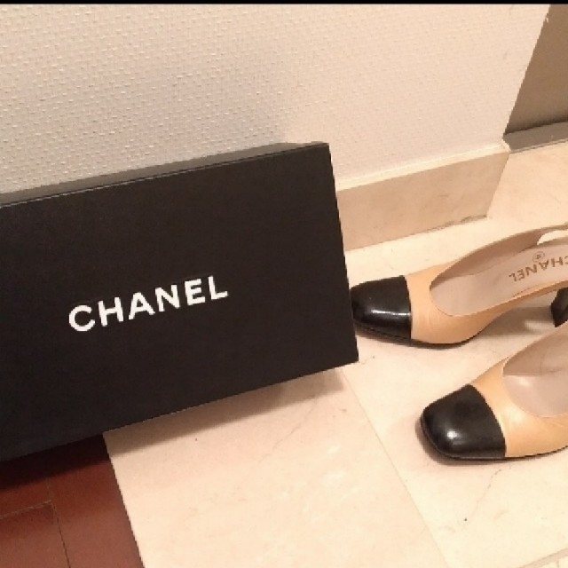 CHANEL 定番バイカラー バックストラップパンプス