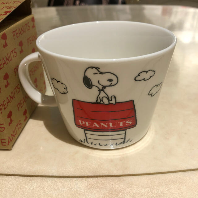 PEANUTS(ピーナッツ)のピーナッツ　スヌーピー　マグカップ インテリア/住まい/日用品のキッチン/食器(グラス/カップ)の商品写真