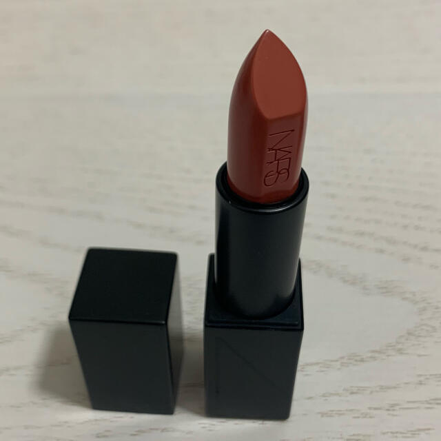 NARS(ナーズ)の専用☆新品未使用　NARS オーディシャスリップスティック　9461 JANE コスメ/美容のベースメイク/化粧品(口紅)の商品写真