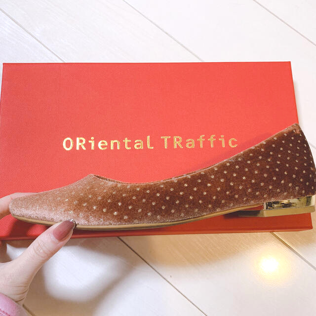 ORiental TRaffic(オリエンタルトラフィック)のOriental Traffic 22.5ピンク×ゴールド スウェード パンプス レディースの靴/シューズ(ハイヒール/パンプス)の商品写真