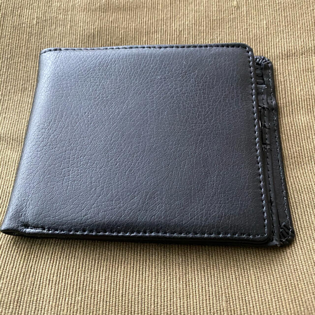 牛床革素材 ショートウォレット 二つ折り財布 メンズのファッション小物(折り財布)の商品写真