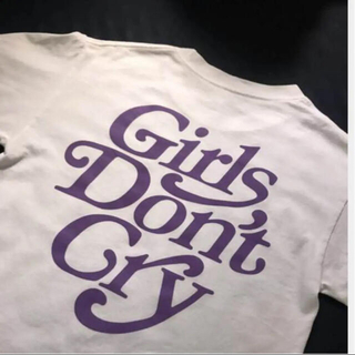 Girl’s don’t cry ムラサキロゴTシャツ　(Tシャツ/カットソー(半袖/袖なし))