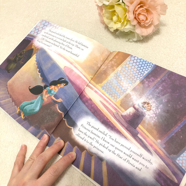 Disney(ディズニー)のディズニー　英語絵本　アラジン　ジャスミン　プリンセス　児童書　洋書　シール付き エンタメ/ホビーの本(洋書)の商品写真