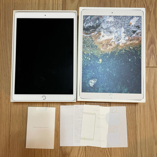 Apple(アップル)の値下げ　ipad pro 10.5 64GB wifiモデル　シルバー スマホ/家電/カメラのPC/タブレット(タブレット)の商品写真