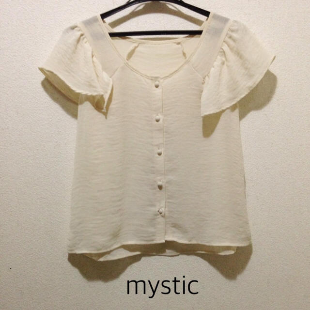 mystic(ミスティック)のmystic フリル  ミスティック レディースのトップス(シャツ/ブラウス(半袖/袖なし))の商品写真