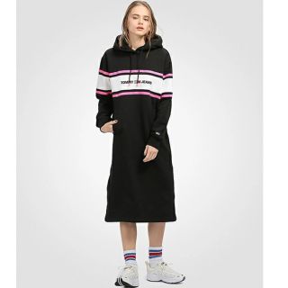 トミーヒルフィガー(TOMMY HILFIGER)の最終値下げ☺️フーデッドロングワンピース／TOMMY JEANS(ロングワンピース/マキシワンピース)