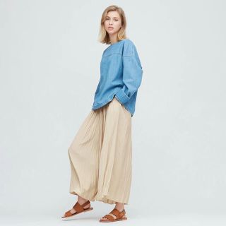 ユニクロ(UNIQLO)のワッシャーサテンスカートパンツ(その他)