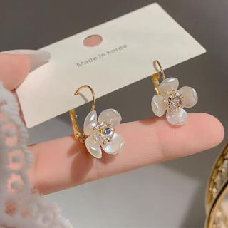 可愛い花　ピアス　(ピアス)