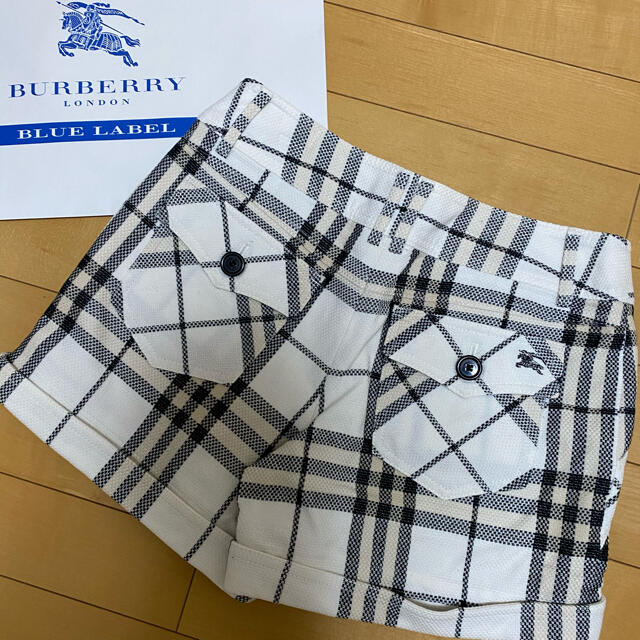 BURBERRY BLUE LABEL(バーバリーブルーレーベル)のBURBERRY BLUE LABEL♡白チェックパンツ レディースのパンツ(ショートパンツ)の商品写真