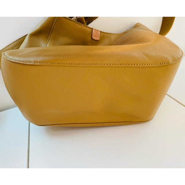 【トーラ】ショルダーバッグ カウレザー レディースのバッグ(ショルダーバッグ)の商品写真